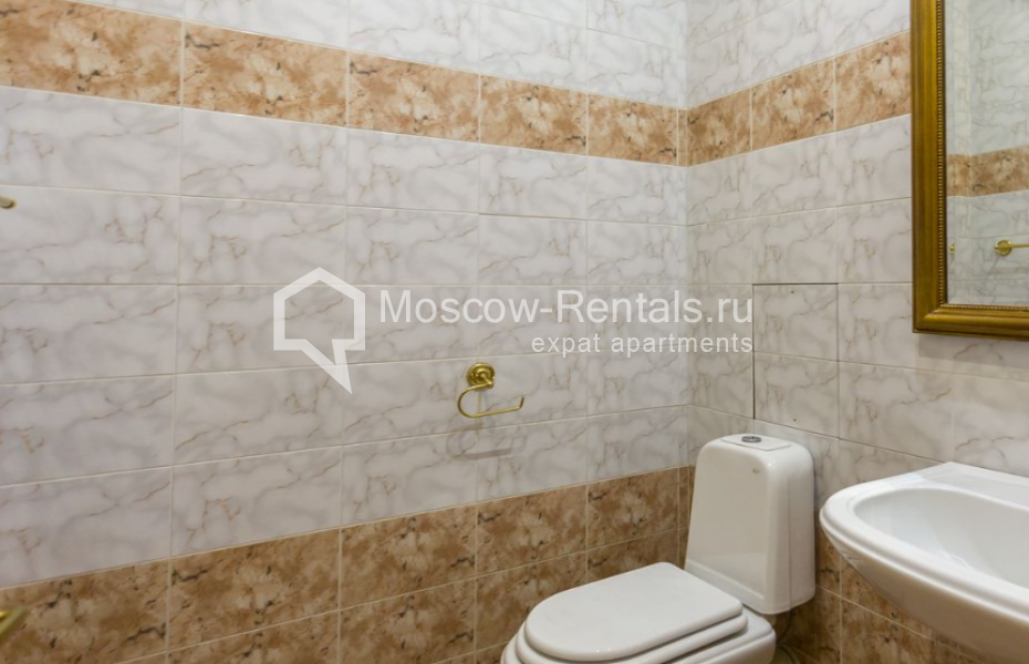 Photo #15 4-room (3 BR) apartment for <a href="http://moscow-rentals.ru/en/articles/long-term-rent" target="_blank">a long-term</a> rent
 in Russia, Moscow, Romanov lane, 3 С 7