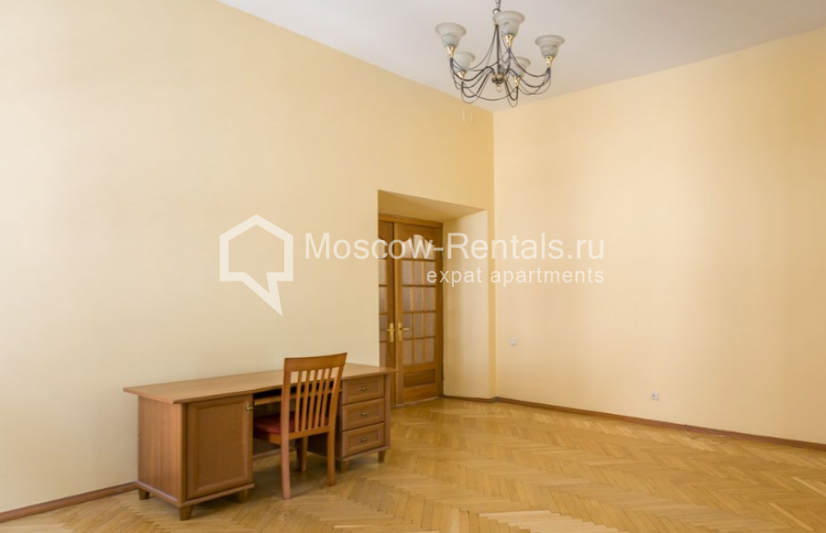 Photo #13 4-room (3 BR) apartment for <a href="http://moscow-rentals.ru/en/articles/long-term-rent" target="_blank">a long-term</a> rent
 in Russia, Moscow, Romanov lane, 3 С 7