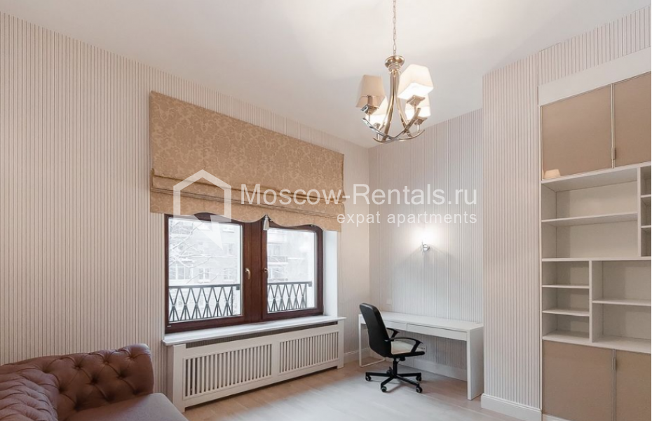 Photo #8 4-room (3 BR) apartment for <a href="http://moscow-rentals.ru/en/articles/long-term-rent" target="_blank">a long-term</a> rent
 in Russia, Moscow, 2nd Frunzenskaya str, 8