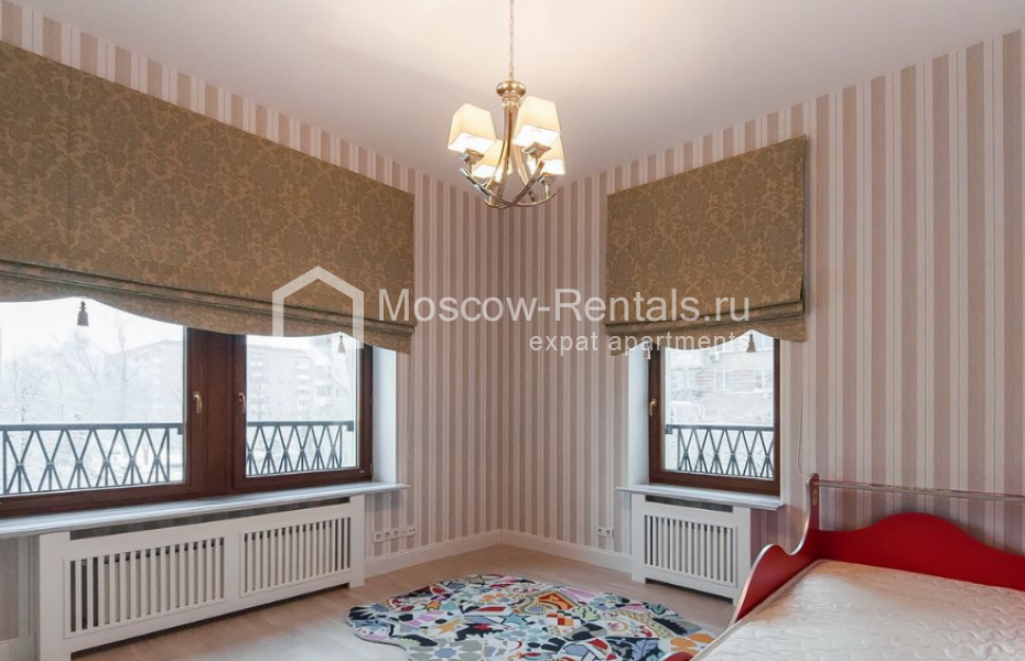 Photo #9 4-room (3 BR) apartment for <a href="http://moscow-rentals.ru/en/articles/long-term-rent" target="_blank">a long-term</a> rent
 in Russia, Moscow, 2nd Frunzenskaya str, 8
