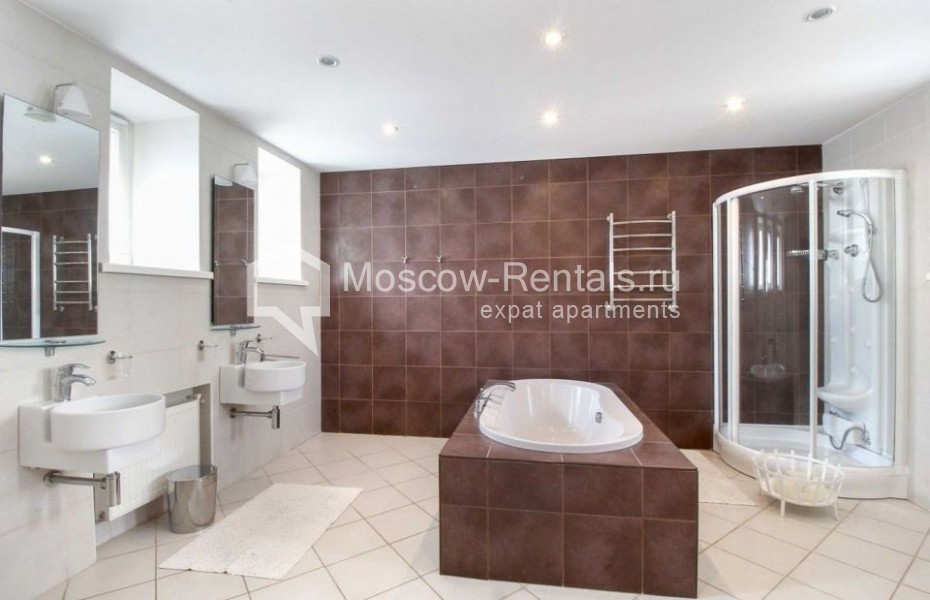 Photo #3 4-room (3 BR) apartment for <a href="http://moscow-rentals.ru/en/articles/long-term-rent" target="_blank">a long-term</a> rent
 in Russia, Moscow, Prechistenka str, 31/16