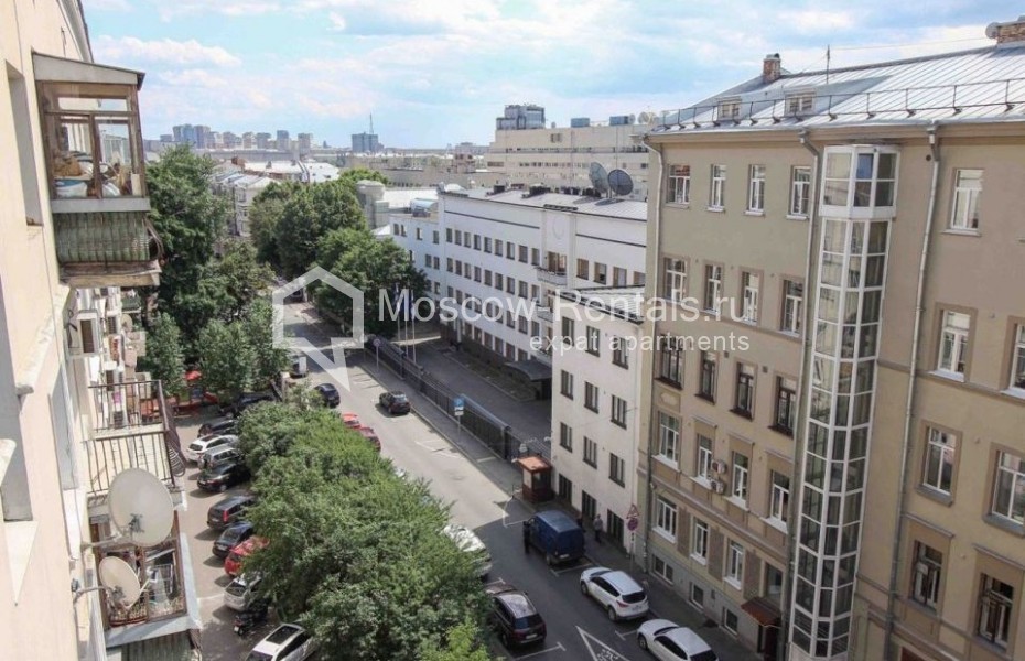 Photo #7 4-room (3 BR) apartment for <a href="http://moscow-rentals.ru/en/articles/long-term-rent" target="_blank">a long-term</a> rent
 in Russia, Moscow, Prechistenka str, 31/16