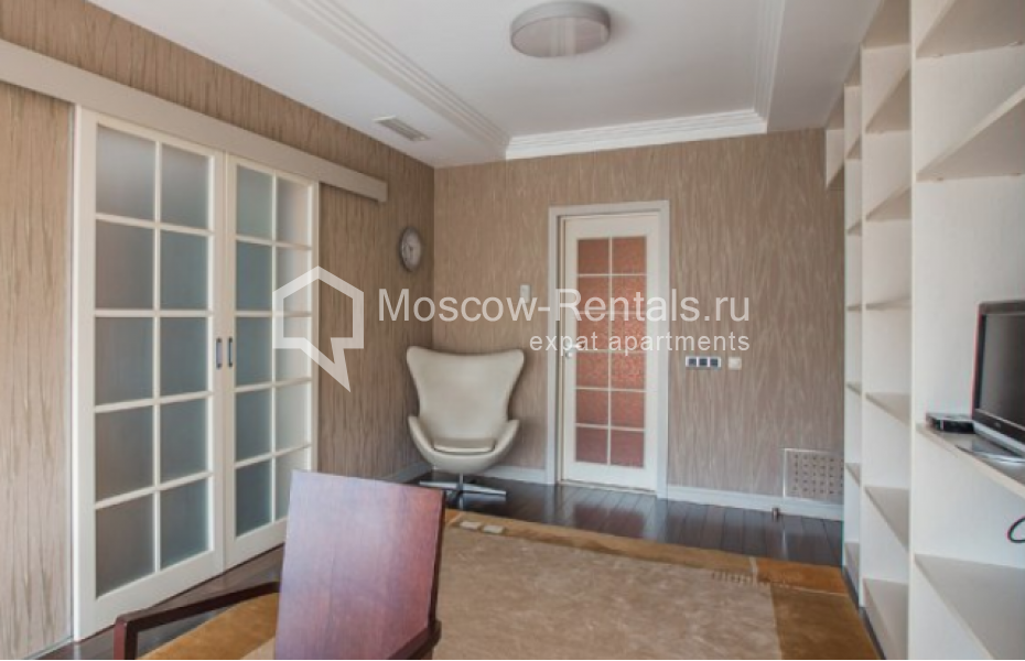 Photo #12 4-room (3 BR) apartment for <a href="http://moscow-rentals.ru/en/articles/long-term-rent" target="_blank">a long-term</a> rent
 in Russia, Moscow, Krivoarbatskyi lane, 8 С 2