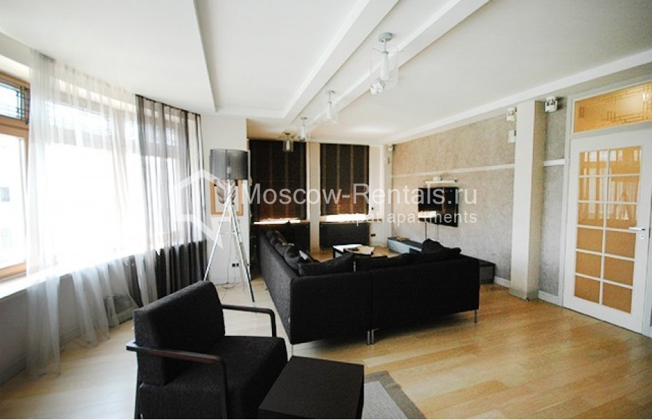 Photo #5 4-room (3 BR) apartment for <a href="http://moscow-rentals.ru/en/articles/long-term-rent" target="_blank">a long-term</a> rent
 in Russia, Moscow, Krivoarbatskyi lane, 8 С 2