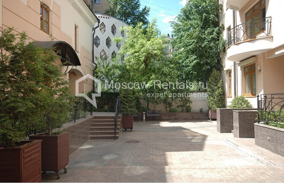 Photo #19 4-room (3 BR) apartment for <a href="http://moscow-rentals.ru/en/articles/long-term-rent" target="_blank">a long-term</a> rent
 in Russia, Moscow, Krivoarbatskyi lane, 8 С 2
