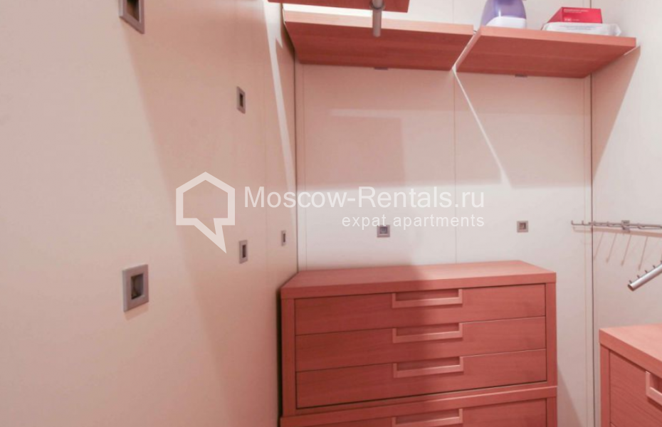 Photo #12 4-room (3 BR) apartment for <a href="http://moscow-rentals.ru/en/articles/long-term-rent" target="_blank">a long-term</a> rent
 in Russia, Moscow, Malyi Nikolopeskovskyi lane, 4