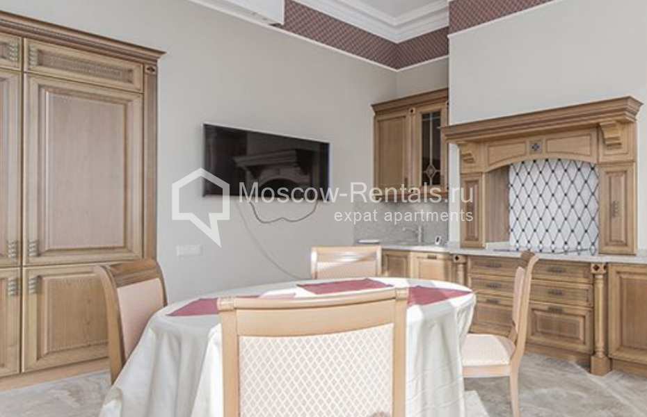 Photo #10 5-room (4 BR) apartment for <a href="http://moscow-rentals.ru/en/articles/long-term-rent" target="_blank">a long-term</a> rent
 in Russia, Moscow, Shabolovka str, 10 к 1