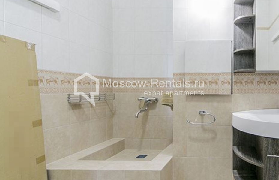 Photo #32 5-room (4 BR) apartment for <a href="http://moscow-rentals.ru/en/articles/long-term-rent" target="_blank">a long-term</a> rent
 in Russia, Moscow, Shabolovka str, 10 к 1