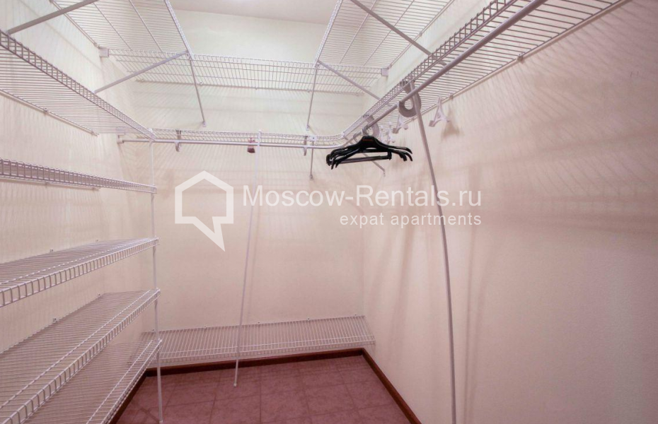 Photo #13 4-room (3 BR) apartment for <a href="http://moscow-rentals.ru/en/articles/long-term-rent" target="_blank">a long-term</a> rent
 in Russia, Moscow, Bolshoi Tolmachevskyi lane,  4 С 1