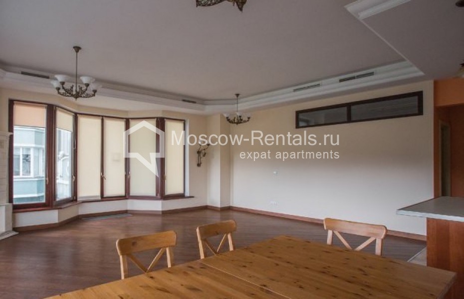 Photo #1 4-room (3 BR) apartment for <a href="http://moscow-rentals.ru/en/articles/long-term-rent" target="_blank">a long-term</a> rent
 in Russia, Moscow, Beregovaya str, 4