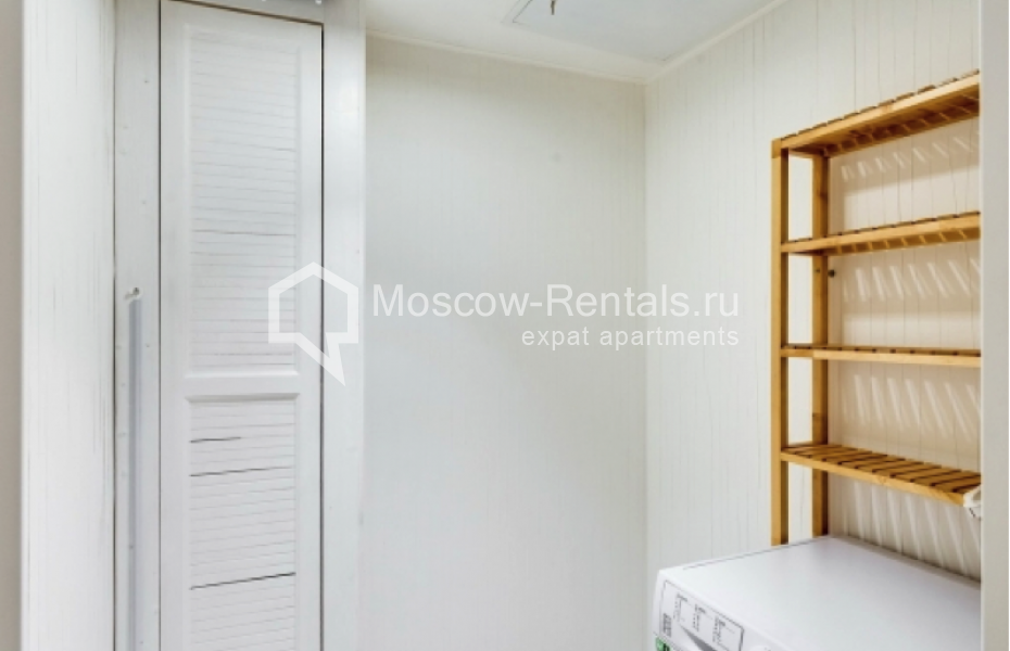 Photo #15 4-room (3 BR) apartment for <a href="http://moscow-rentals.ru/en/articles/long-term-rent" target="_blank">a long-term</a> rent
 in Russia, Moscow, Sosnovaya alleya, 1