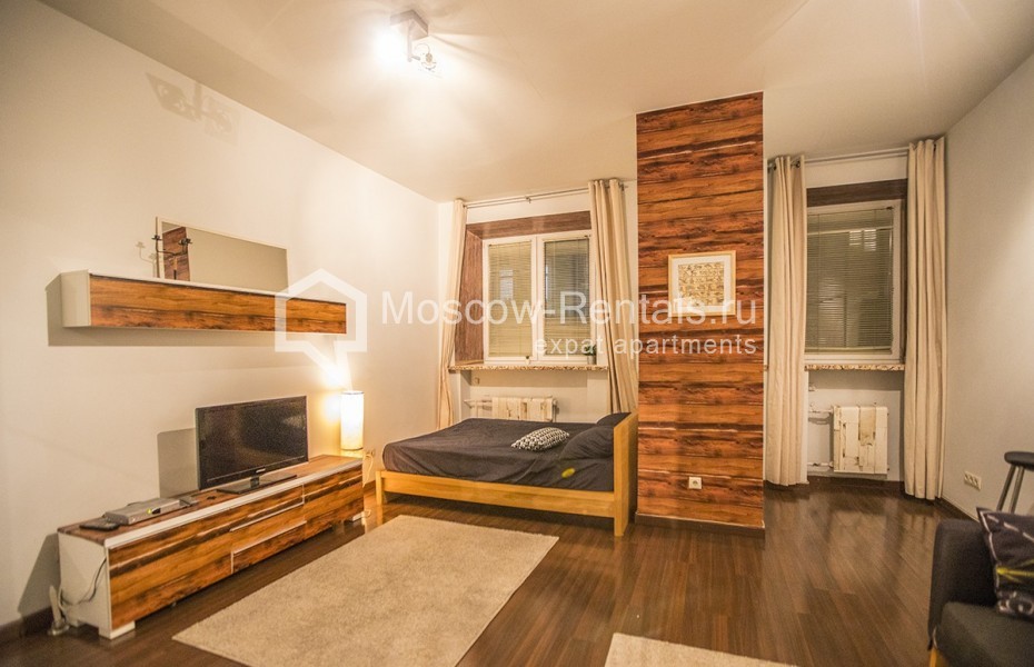 Photo #3 2-room (1 BR) apartment for <a href="http://moscow-rentals.ru/en/articles/long-term-rent" target="_blank">a long-term</a> rent
 in Russia, Moscow, Glinishchevskyi lane,  5/7