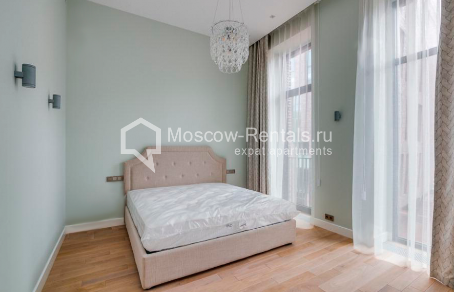 Photo #4 4-room (3 BR) apartment for <a href="http://moscow-rentals.ru/en/articles/long-term-rent" target="_blank">a long-term</a> rent
 in Russia, Moscow, Serebryanicheskaya emb, 19