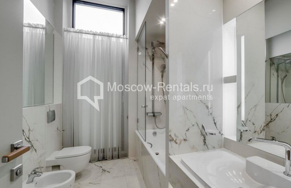 Photo #12 4-room (3 BR) apartment for <a href="http://moscow-rentals.ru/en/articles/long-term-rent" target="_blank">a long-term</a> rent
 in Russia, Moscow, Serebryanicheskaya emb, 19