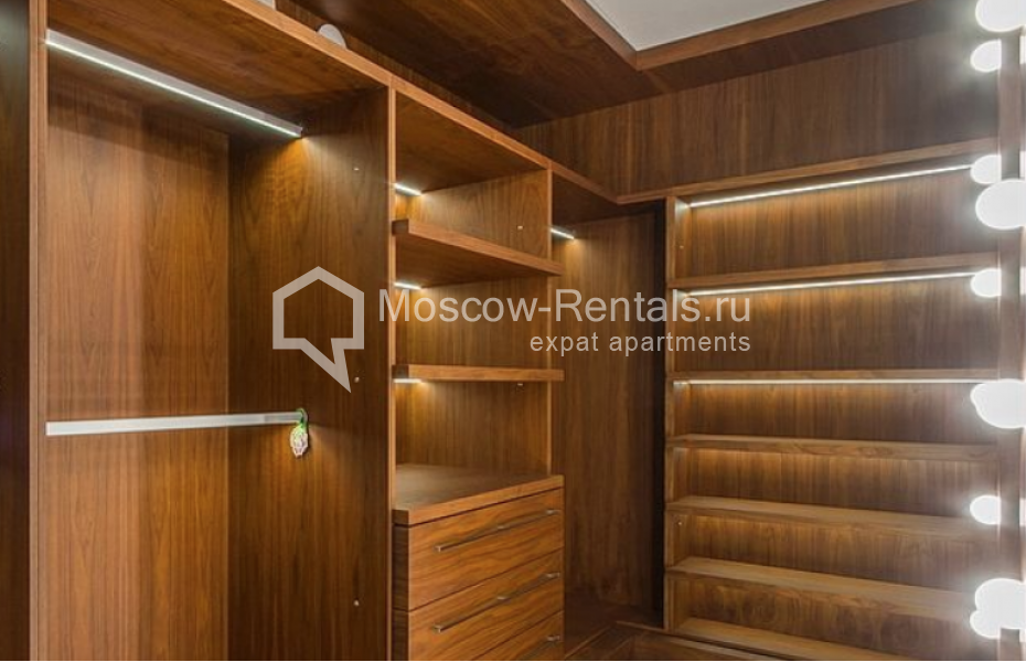 Photo #8 4-room (3 BR) apartment for <a href="http://moscow-rentals.ru/en/articles/long-term-rent" target="_blank">a long-term</a> rent
 in Russia, Moscow, Komsomolskyi prosp, 42 С 2