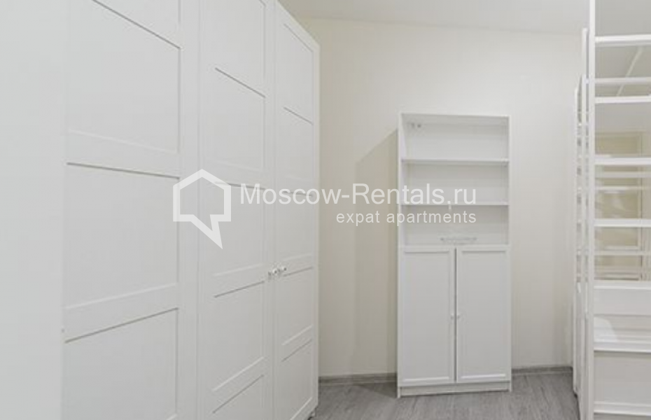 Photo #20 4-room (3 BR) apartment for <a href="http://moscow-rentals.ru/en/articles/long-term-rent" target="_blank">a long-term</a> rent
 in Russia, Moscow, Prechistenka str, 25