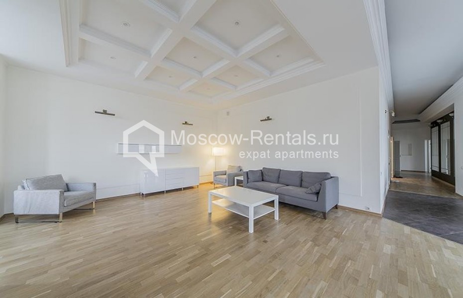 Photo #1 4-room (3 BR) apartment for <a href="http://moscow-rentals.ru/en/articles/long-term-rent" target="_blank">a long-term</a> rent
 in Russia, Moscow, Prechistenka str, 25