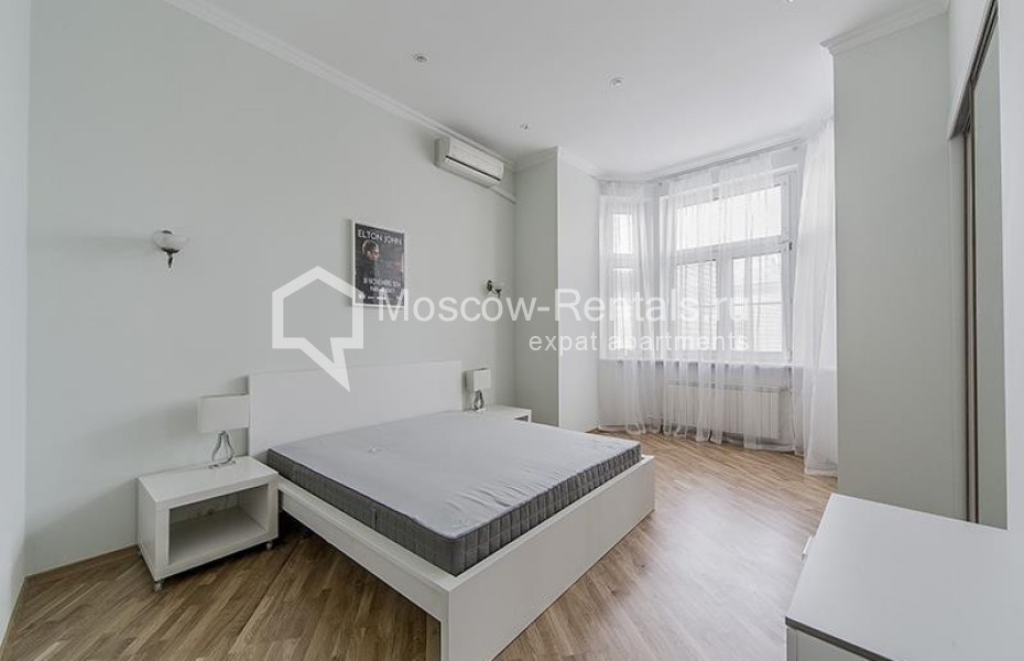 Photo #8 4-room (3 BR) apartment for <a href="http://moscow-rentals.ru/en/articles/long-term-rent" target="_blank">a long-term</a> rent
 in Russia, Moscow, Prechistenka str, 25
