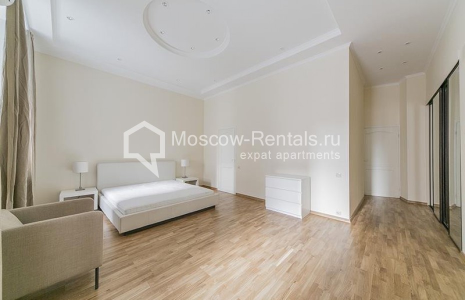 Photo #13 4-room (3 BR) apartment for <a href="http://moscow-rentals.ru/en/articles/long-term-rent" target="_blank">a long-term</a> rent
 in Russia, Moscow, Prechistenka str, 25