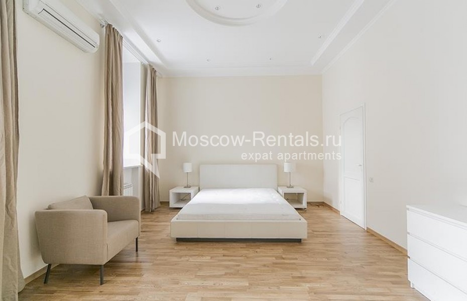 Photo #14 4-room (3 BR) apartment for <a href="http://moscow-rentals.ru/en/articles/long-term-rent" target="_blank">a long-term</a> rent
 in Russia, Moscow, Prechistenka str, 25