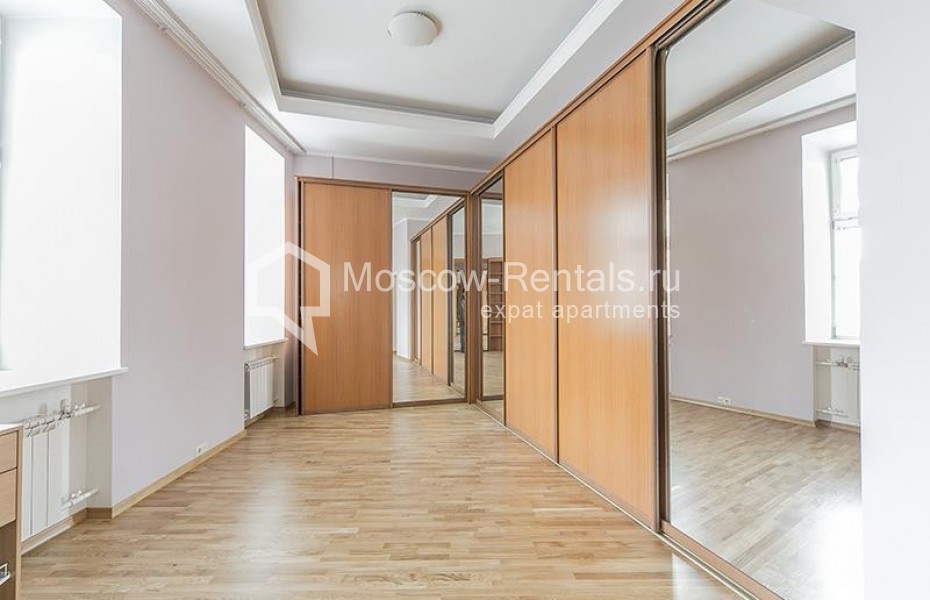 Photo #16 4-room (3 BR) apartment for <a href="http://moscow-rentals.ru/en/articles/long-term-rent" target="_blank">a long-term</a> rent
 in Russia, Moscow, Prechistenka str, 25