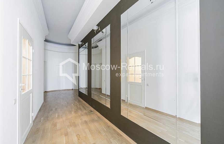 Photo #19 4-room (3 BR) apartment for <a href="http://moscow-rentals.ru/en/articles/long-term-rent" target="_blank">a long-term</a> rent
 in Russia, Moscow, Prechistenka str, 25