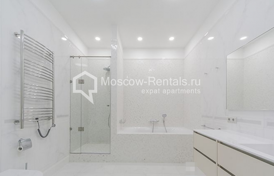 Photo #16 4-room (3 BR) apartment for <a href="http://moscow-rentals.ru/en/articles/long-term-rent" target="_blank">a long-term</a> rent
 in Russia, Moscow, Tsvetnoi blv, 2