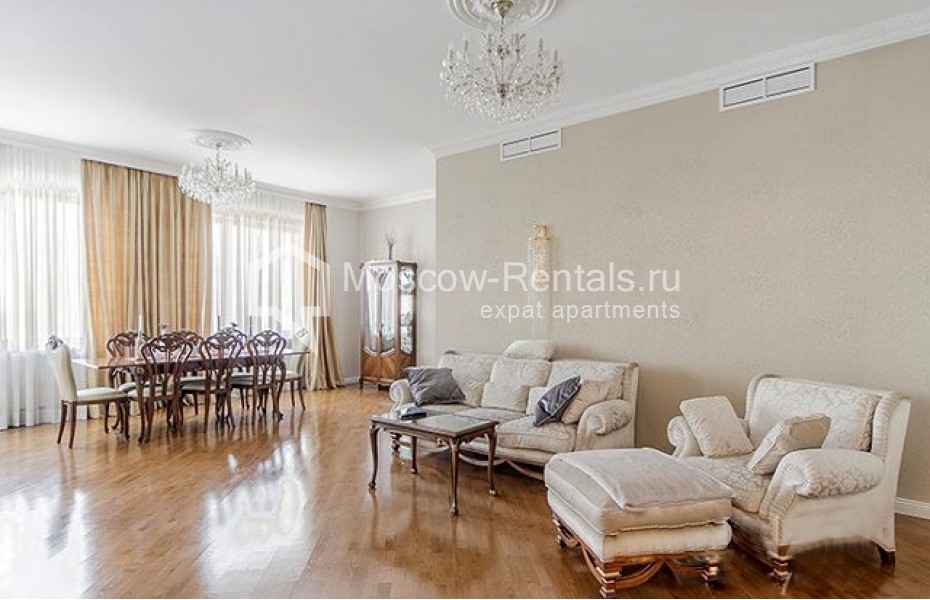 Photo #1 4-room (3 BR) apartment for <a href="http://moscow-rentals.ru/en/articles/long-term-rent" target="_blank">a long-term</a> rent
 in Russia, Moscow, New Arbat str, 27