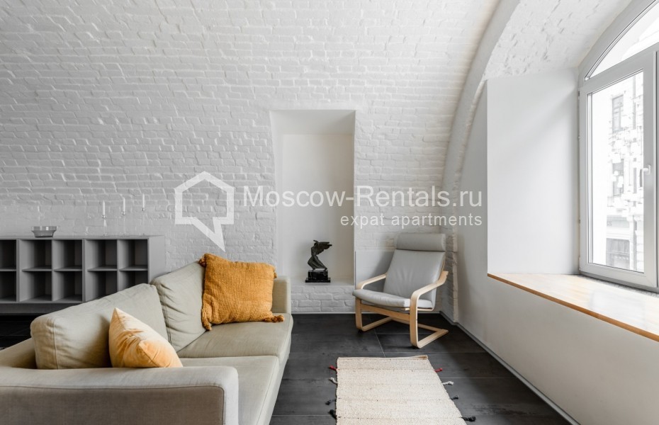Photo #7 4-room (3 BR) apartment for <a href="http://moscow-rentals.ru/en/articles/long-term-rent" target="_blank">a long-term</a> rent
 in Russia, Moscow, Stoleshnikov lane, 9 С 1