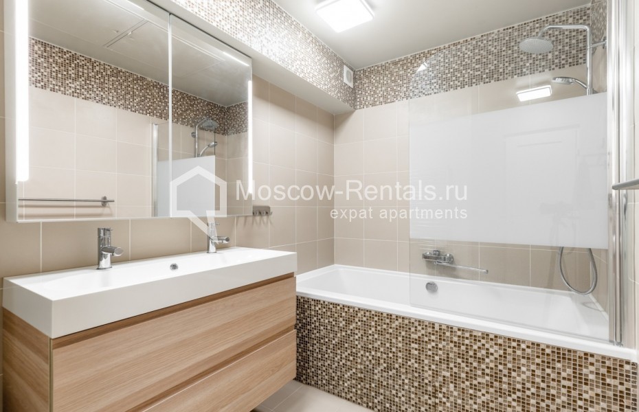 Photo #19 4-room (3 BR) apartment for <a href="http://moscow-rentals.ru/en/articles/long-term-rent" target="_blank">a long-term</a> rent
 in Russia, Moscow, Stoleshnikov lane, 9 С 1