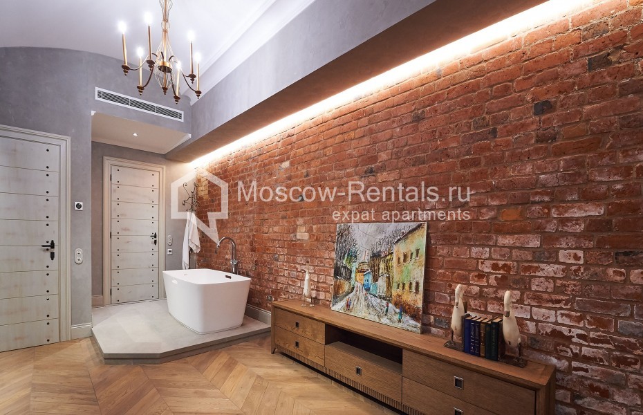 Photo #11 4-room (3 BR) apartment for <a href="http://moscow-rentals.ru/en/articles/long-term-rent" target="_blank">a long-term</a> rent
 in Russia, Moscow, 3rd Kadashevskyi lane, 7-9 С 1