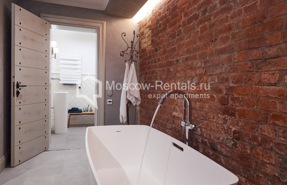 Photo #12 4-room (3 BR) apartment for <a href="http://moscow-rentals.ru/en/articles/long-term-rent" target="_blank">a long-term</a> rent
 in Russia, Moscow, 3rd Kadashevskyi lane, 7-9 С 1