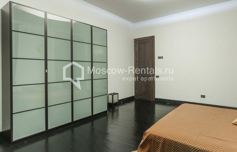 Photo #12 4-room (3 BR) apartment for <a href="http://moscow-rentals.ru/en/articles/long-term-rent" target="_blank">a long-term</a> rent
 in Russia, Moscow, Skaternyi lane, 22