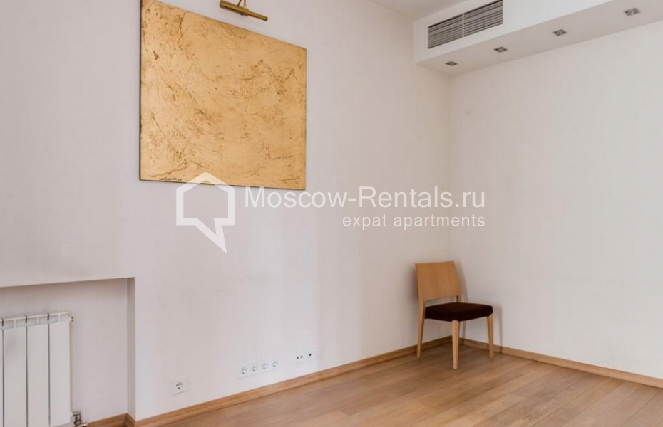 Photo #15 4-room (3 BR) apartment for <a href="http://moscow-rentals.ru/en/articles/long-term-rent" target="_blank">a long-term</a> rent
 in Russia, Moscow, Mosfilmovskaya str, 70 к 6