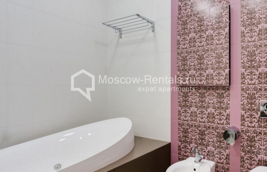 Photo #17 4-room (3 BR) apartment for <a href="http://moscow-rentals.ru/en/articles/long-term-rent" target="_blank">a long-term</a> rent
 in Russia, Moscow, Mosfilmovskaya str, 70 к 6