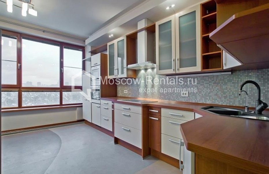 Photo #3 4-room (3 BR) apartment for <a href="http://moscow-rentals.ru/en/articles/long-term-rent" target="_blank">a long-term</a> rent
 in Russia, Moscow, Ivankovskoe shosse,  5