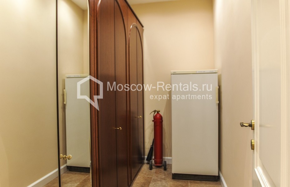 Photo #8 3-room (2 BR) apartment for <a href="http://moscow-rentals.ru/en/articles/long-term-rent" target="_blank">a long-term</a> rent
 in Russia, Moscow, Leninskyi prosp, 98К1
