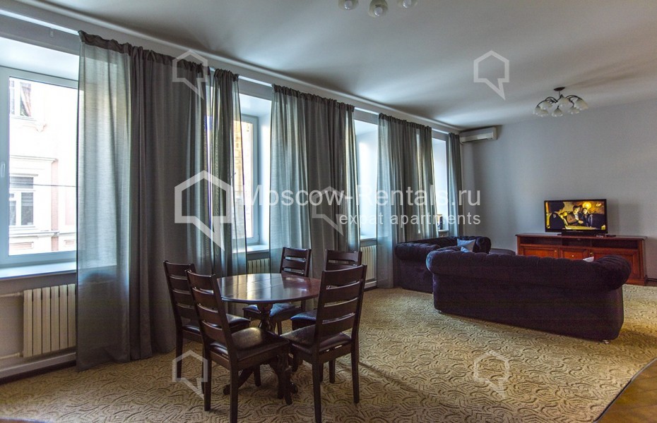 Photo #2 3-room (2 BR) apartment for <a href="http://moscow-rentals.ru/en/articles/long-term-rent" target="_blank">a long-term</a> rent
 in Russia, Moscow, Podkolokolnyi lane, 6 С 3