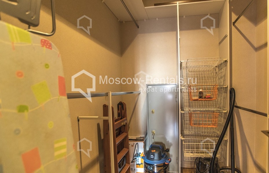 Photo #10 3-room (2 BR) apartment for <a href="http://moscow-rentals.ru/en/articles/long-term-rent" target="_blank">a long-term</a> rent
 in Russia, Moscow, Podkolokolnyi lane, 6 С 3