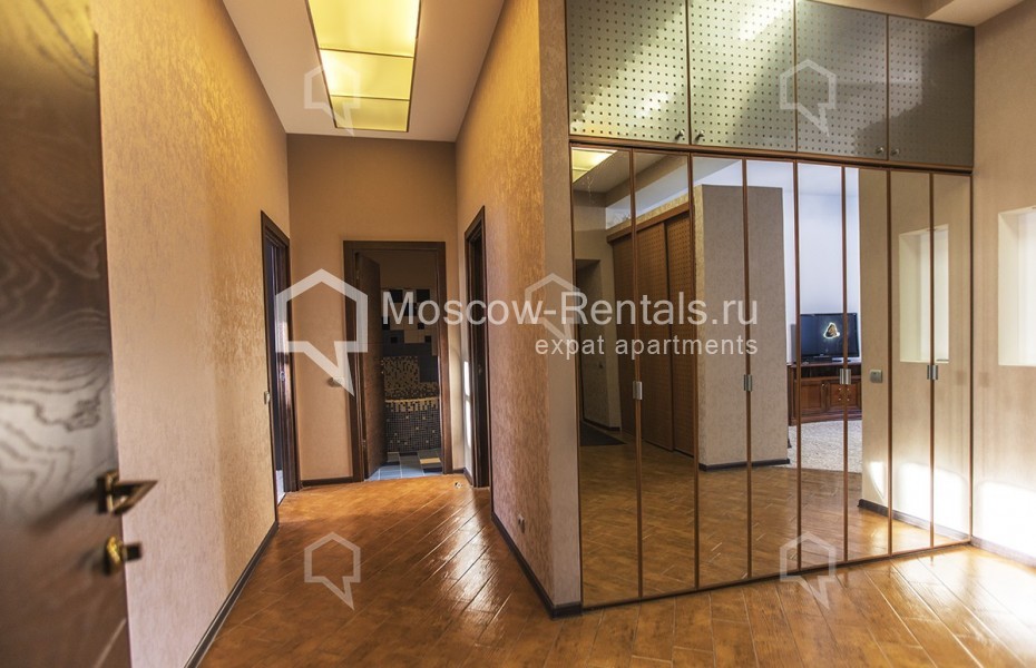 Photo #11 3-room (2 BR) apartment for <a href="http://moscow-rentals.ru/en/articles/long-term-rent" target="_blank">a long-term</a> rent
 in Russia, Moscow, Podkolokolnyi lane, 6 С 3