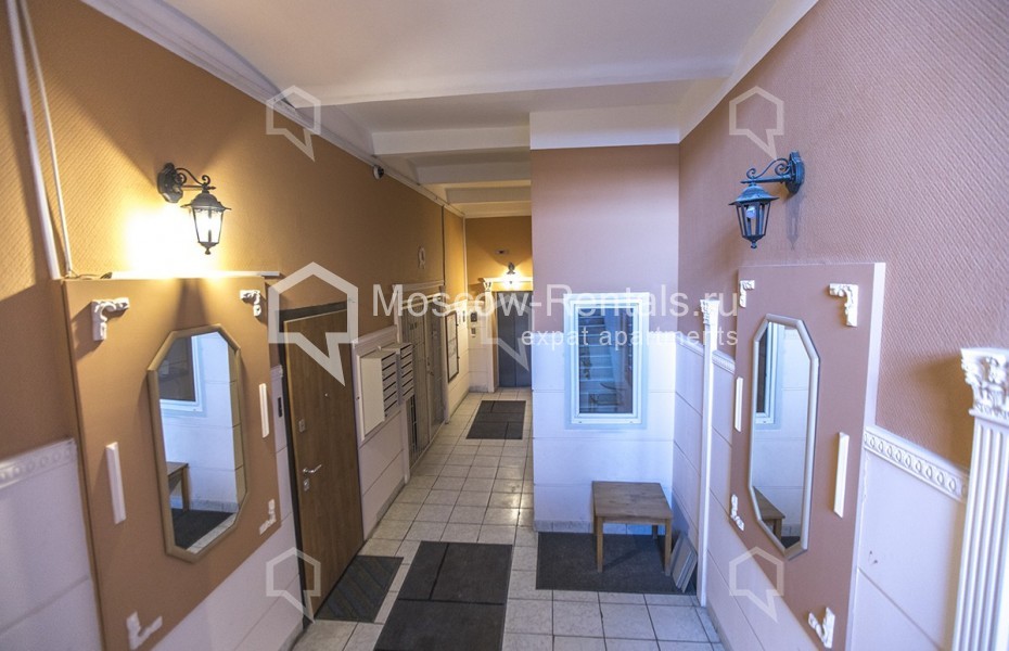 Photo #17 3-room (2 BR) apartment for <a href="http://moscow-rentals.ru/en/articles/long-term-rent" target="_blank">a long-term</a> rent
 in Russia, Moscow, Podkolokolnyi lane, 6 С 3