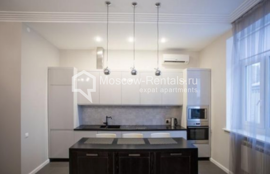 Photo #3 2-room (1 BR) apartment for <a href="http://moscow-rentals.ru/en/articles/long-term-rent" target="_blank">a long-term</a> rent
 in Russia, Moscow, Bolshaya Yakimanka str, 27