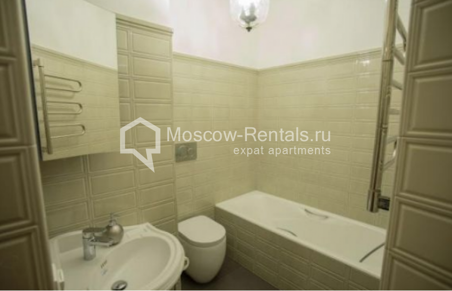 Photo #9 2-room (1 BR) apartment for <a href="http://moscow-rentals.ru/en/articles/long-term-rent" target="_blank">a long-term</a> rent
 in Russia, Moscow, Bolshaya Yakimanka str, 27