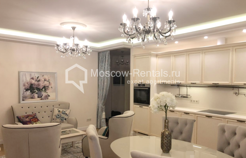 Photo #2 2-room (1 BR) apartment for <a href="http://moscow-rentals.ru/en/articles/long-term-rent" target="_blank">a long-term</a> rent
 in Russia, Moscow, Bryanskaya str, 2