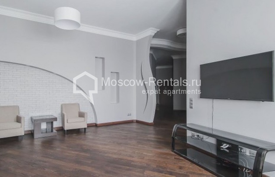 Photo #3 3-room (2 BR) apartment for <a href="http://moscow-rentals.ru/en/articles/long-term-rent" target="_blank">a long-term</a> rent
 in Russia, Moscow, Shabolovka str, 10