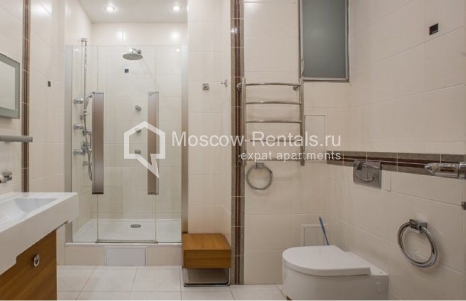 Photo #17 5-room (4 BR) apartment for <a href="http://moscow-rentals.ru/en/articles/long-term-rent" target="_blank">a long-term</a> rent
 in Russia, Moscow, Shabolovka str, 23k2