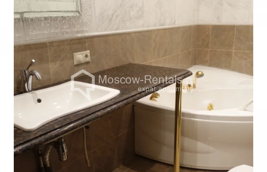 Photo #3 4-room (3 BR) apartment for <a href="http://moscow-rentals.ru/en/articles/long-term-rent" target="_blank">a long-term</a> rent
 in Russia, Moscow, Daev lane, 33