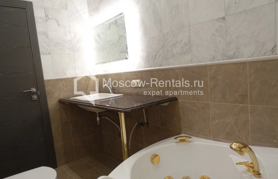 Photo #4 4-room (3 BR) apartment for <a href="http://moscow-rentals.ru/en/articles/long-term-rent" target="_blank">a long-term</a> rent
 in Russia, Moscow, Daev lane, 33
