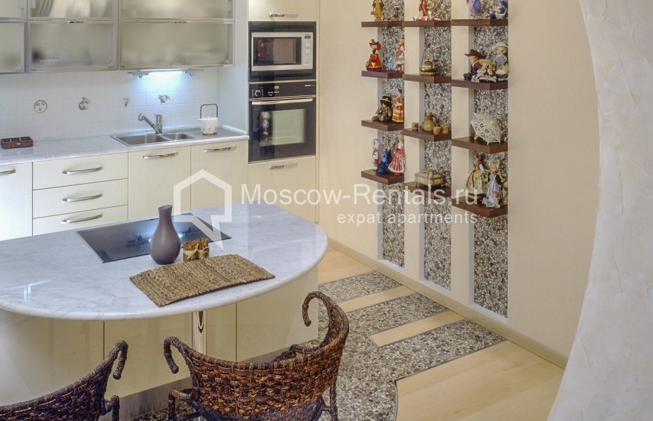 Photo #4 3-room (2 BR) apartment for <a href="http://moscow-rentals.ru/en/articles/long-term-rent" target="_blank">a long-term</a> rent
 in Russia, Moscow, Grokholskyi lane, 28