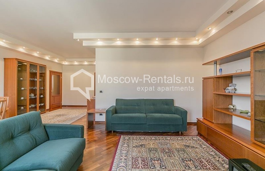 Photo #2 3-room (2 BR) apartment for <a href="http://moscow-rentals.ru/en/articles/long-term-rent" target="_blank">a long-term</a> rent
 in Russia, Moscow, Grokholskyi lane, 28